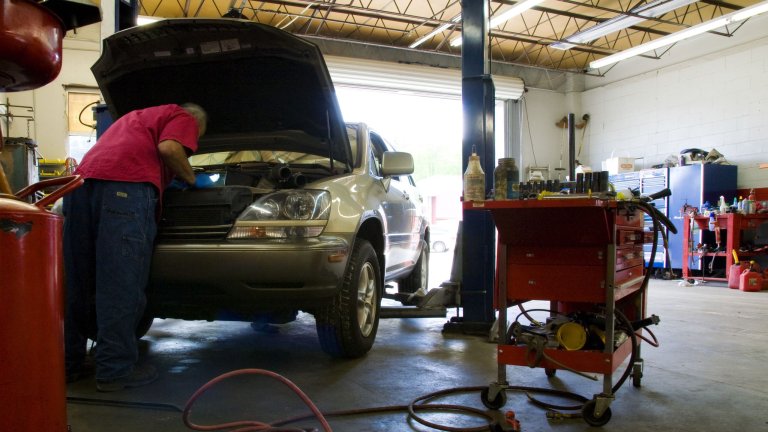 US Senators Call Out Automotive Execs for Opposing Right to Repair